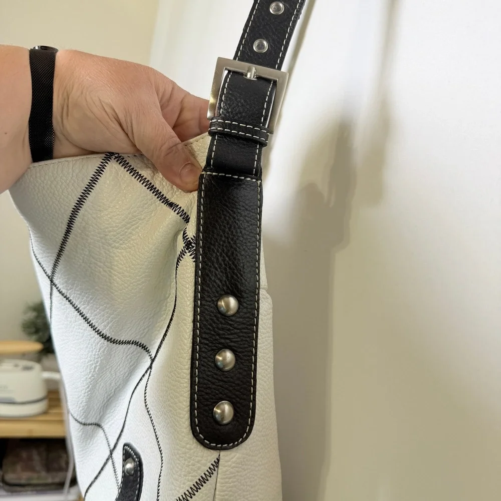 Sophia Visconti White Pebbled Leather Diamond Black Stitch Hobo Shoulder Bag - Picture 5 of 15